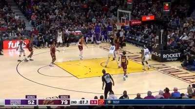 [Highlight] Jarret Allen's block leads to Evan Mobley blows up the rim on the Garland lob as the Cavs to take an 81-52 lead in to halftime