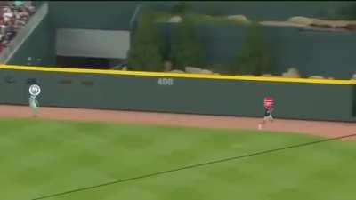 The league championship race between Manchester City and Arsenal lol