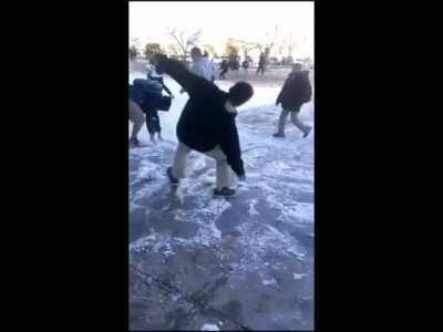 Sniper monke hunts down stinky hoomans! Aaa ooh aaah oooh