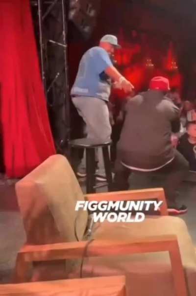 Killa flow turns to twerking for tiny🤣🍑🍑🍑