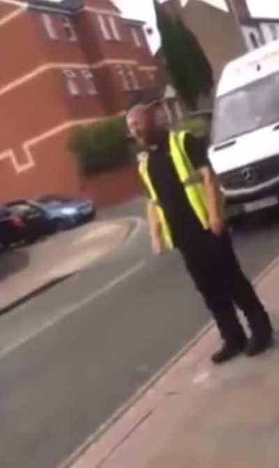 Man knocks out peadophile after threats to touch his kids