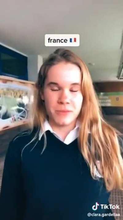 O DURUŞ, O SESLENİŞ... KARİZMANIN ÖZ EVLADI AMK