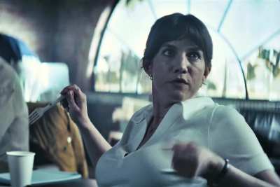 Anna Chlumsky in Smoke [S1E6-2025]