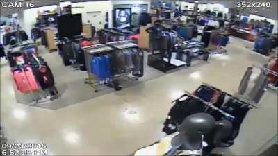 Cascade mall shooting footage.