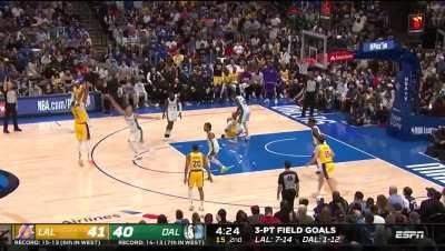 [Highlight] Anthony Davis hits nothing but net on the three point attempt from long range.