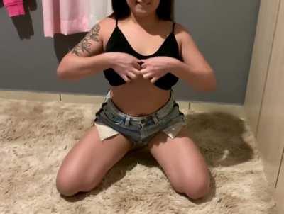 Espero que aproveitem assistir meus peitos se apresentando pra vcs 🙈