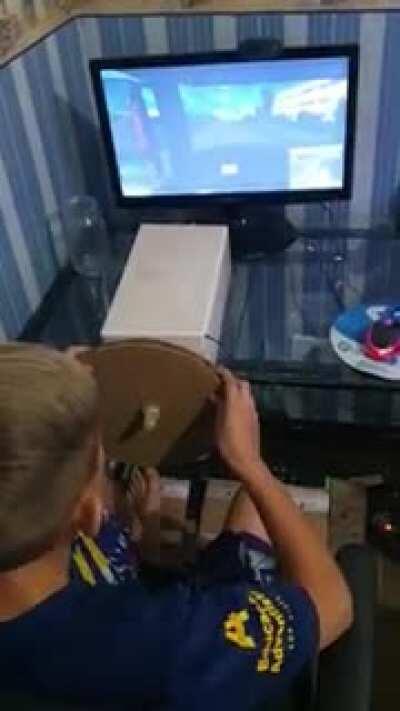 Kid builds wheel and pedals for his Eurotruck Simulator gaming