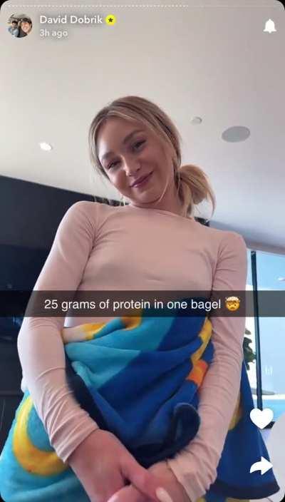 Taylors little titties 