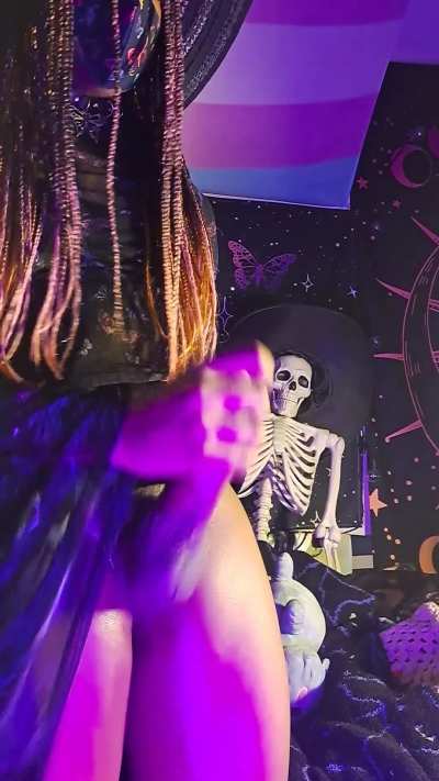 Well don't be shy and keep her waiting now 