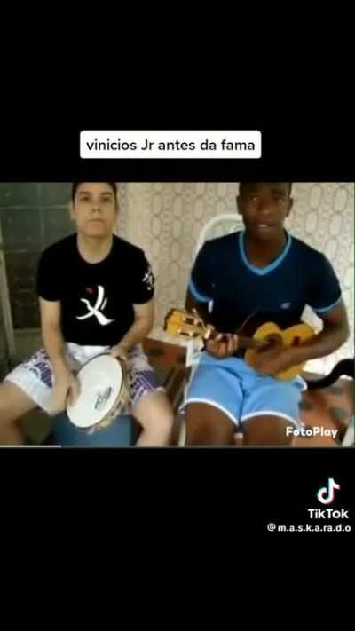 Vini e benzema antes da fama