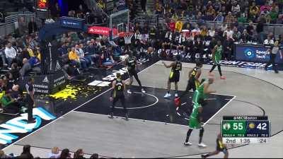 [Highlight] Tatum hits the three to break 20 points.