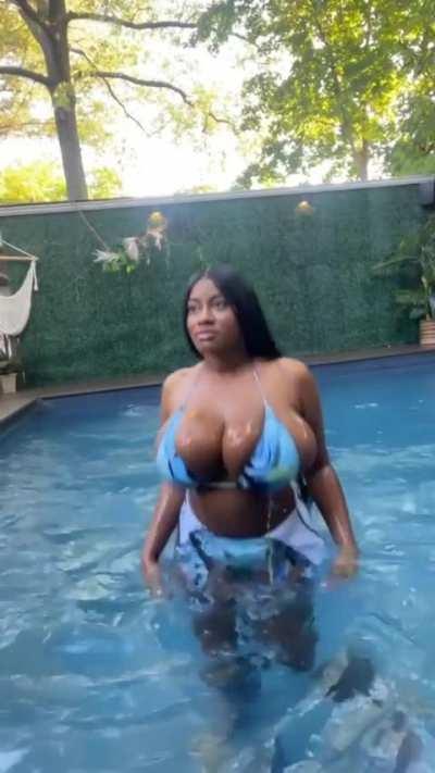 Yani The Body (@yani.the.body)