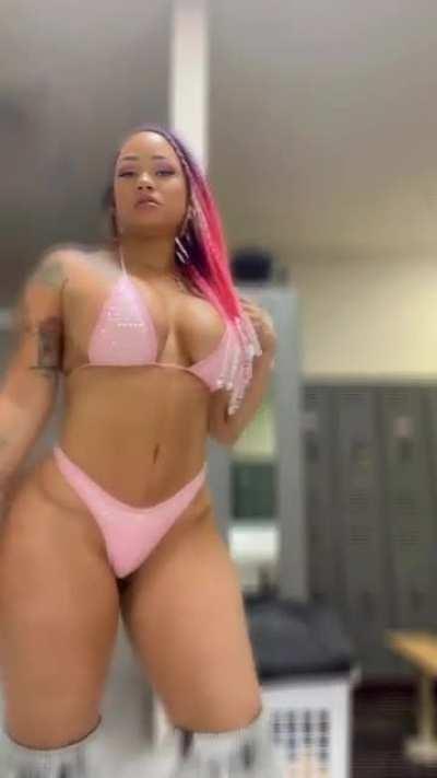 Rose la Cubana (@redrose.lacubana000)