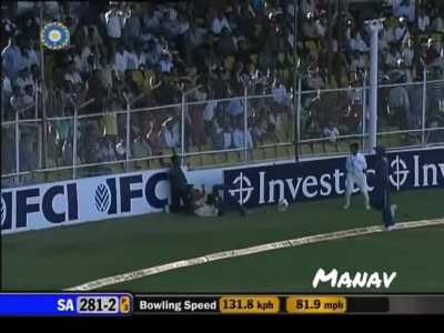 AB de Villers smashing 102 of 59 balls vs India 2010