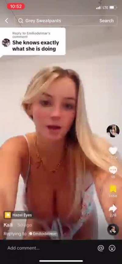 Scrolling on kaitlynkrems