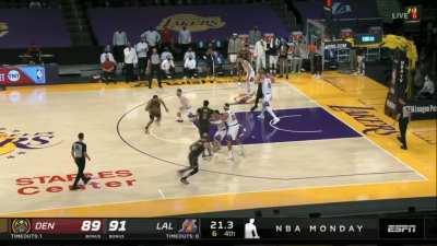 [Highlight] Horton-Tucker manages to flip it in over Jokic to put the Lakers up 4 with 15.1 left