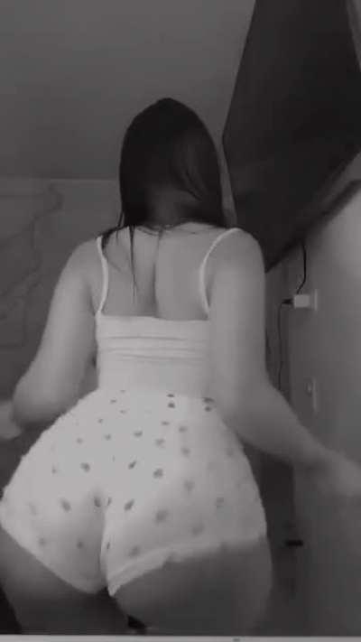 Les gusta?🥺 (si veo mucho apoyo subo otro mejor y mejores fotos🥺)