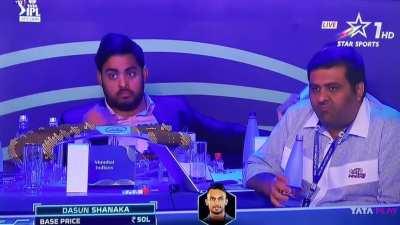 Akash Ambani digging gold at the auction