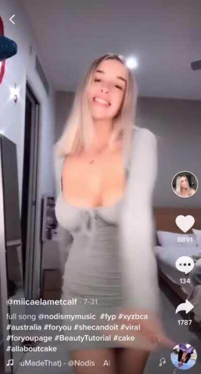 Dead Or Alive class boob physics! @miicaelametcalf