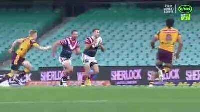 Darius Boyd almost stops Nat Butcher from scoring