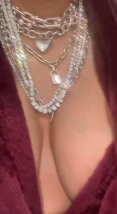 Cardi loves showing off