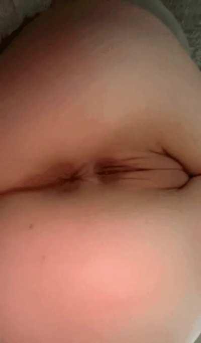 18y old, fertile, perfect to carry your baby