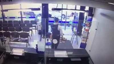 ExMilitary man shoots robber Uruguay