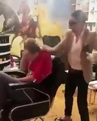 Slőp, Slapper of heads and destroyer of hair