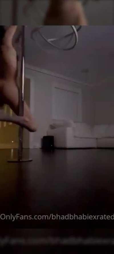 Bhad bhabie sexy Pole dance 😍