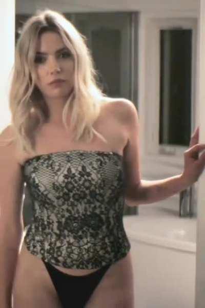 Ashley Benson