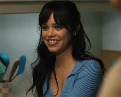 Jenna smile in Scream.