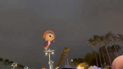 Taiwan 7-Eleven mascot Open-chan flies away.