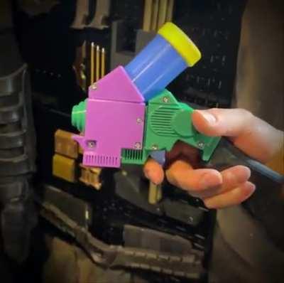 Functional 3D printed explosive gel (superherodiy on Instagram)