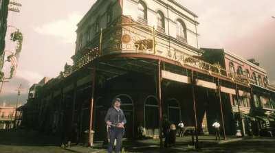 Dutch & Arthur take a stroll through Saint Denis