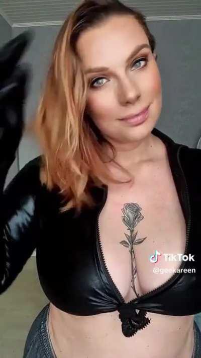 @geekareen in spicy leather