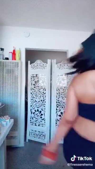 So many braless Tiktok