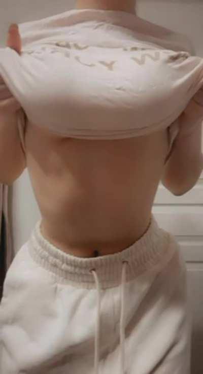 Do you like how my natural DDD’s sit on my 5’1 105 pound frame?