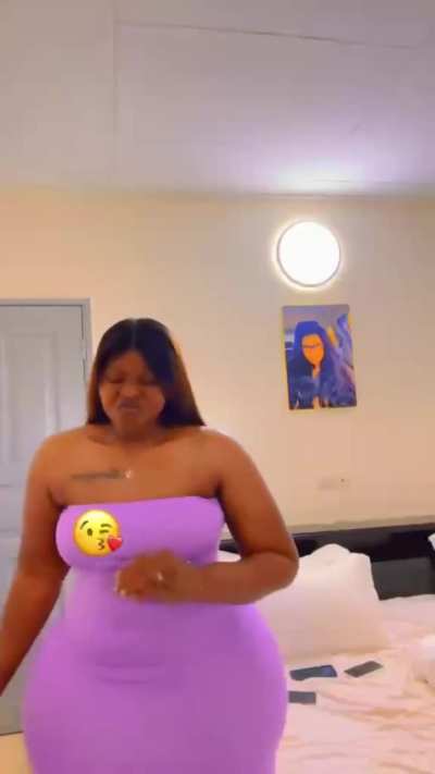 Ivory Coast Curvy Aunty