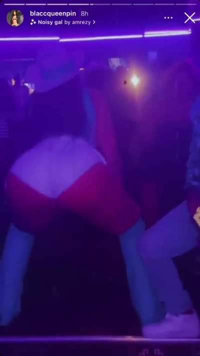 Raindrop turnt in the club💧