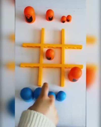 Уcoвершенствованная версия игры крестики-нолики