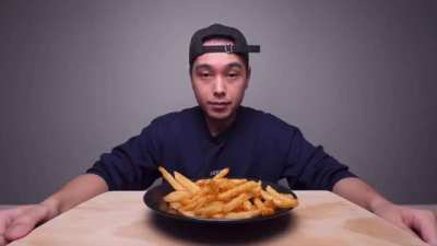 Are these the worlds most crispy fries? Prolonged stare