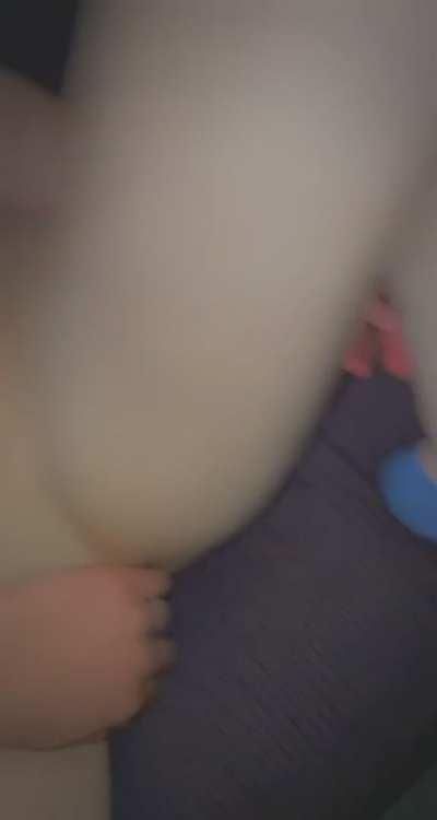 Rub me slow then make me squirt daddy