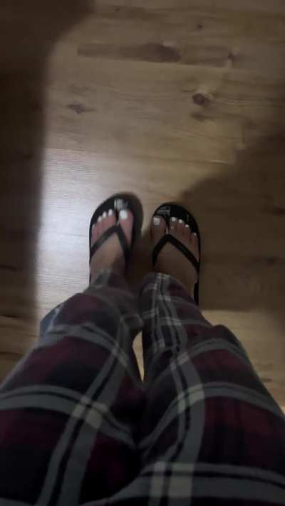 White toes looking fresh for the weekend🤍👣