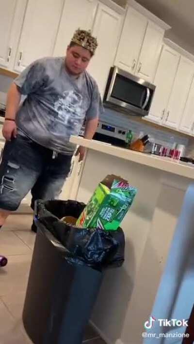 Título foi jogar o lixo