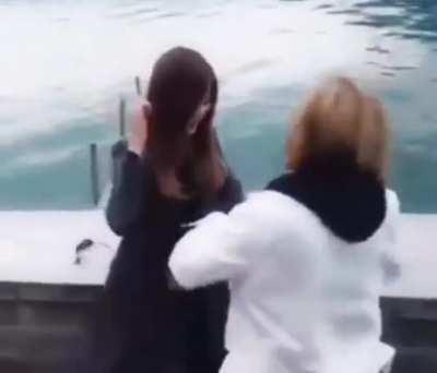 Jeongyeon & Tzuyu goofing around