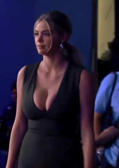 Kate Upton bouncing