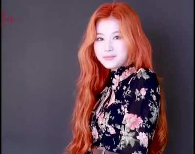 Dangerous Sana throwing a kiss