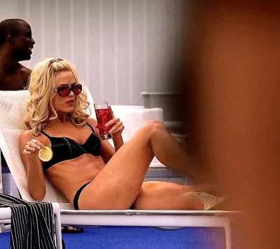 Jennifer Garner - Black Bikini | Alias (2001)