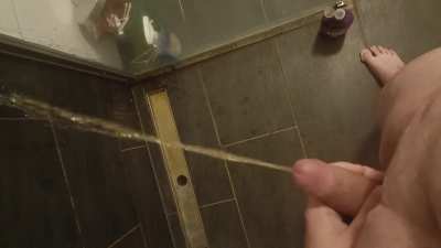Hard piss in the shower 