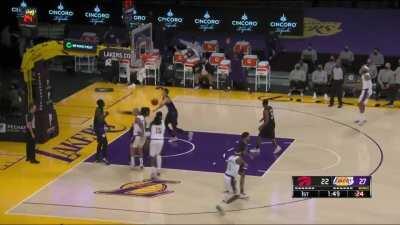 [Highlight] Kuzma with a vicious throwdown